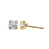 Round Solitair With Classic Prong Studs